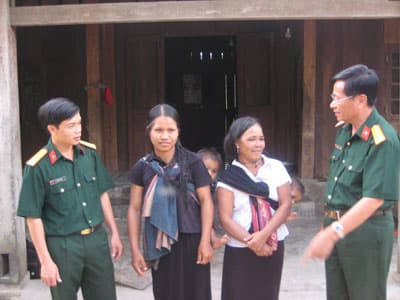 Dưới chân đỉnh Chư Mom Ray hùng vĩ