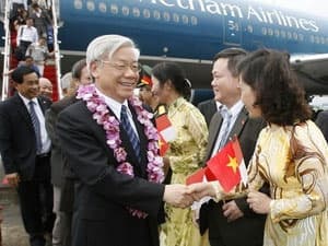 Chủ tịch Quốc hội bắt đầu chuyến thăm Indonesia