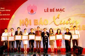 Bế mạc Hội Báo Xuân Canh Dần