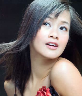 Hồng Nhung: Họa mi hót hay, bay giỏi, ham tỉa tót