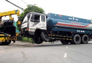 Phạt 65 triệu đồng do rò rỉ xăng gây ô nhiễm môi trường