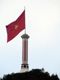 Xây lại cột cờ Lũng Cú (Hà Giang)