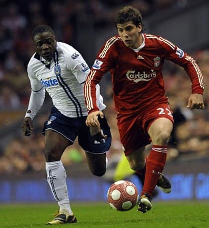 Liverpool bắt nạt kẻ sa cơ lỡ vận