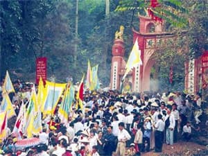 Khoảng 5 triệu lượt khách sẽ về Lễ hội đền Hùng năm 2010
