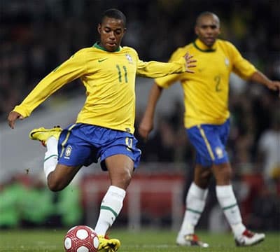 Robinho tỏa sáng trong trận làm nóng của Brazil