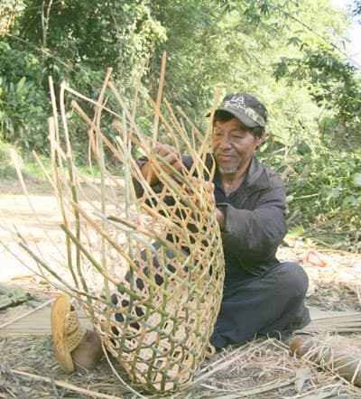 Chung tay giúp người La Hủ