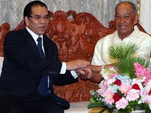 "Sát cánh cùng Đảng, Nhà nước, nhân dân Lào"