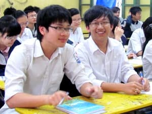 Gộp các khoản vào học phí có giảm được loạn thu?