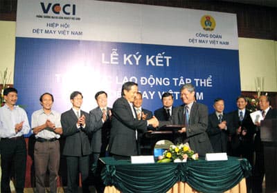 Ngành dệt may ký thỏa ước lao động tập thể