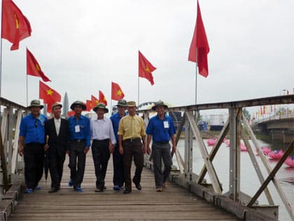Nước non ngàn năm vững bền