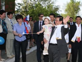 Chủ tịch nước Nguyễn Minh Triết thăm Cộng hòa Can-mư-ki-a