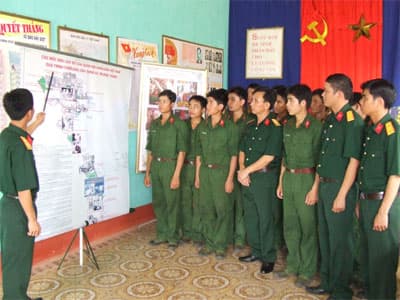Đưa lịch sử ra bãi tập