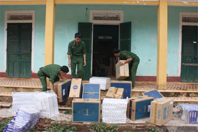Bắt vụ buôn lậu thuốc lá trị giá gần 800 triệu đồng