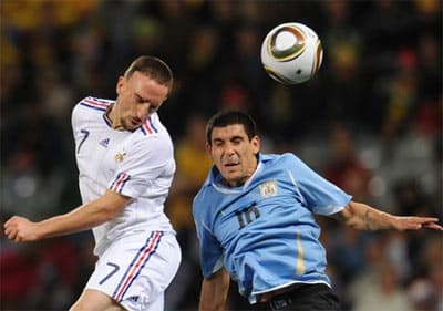 Uruguay kiên cường cầm chân Pháp