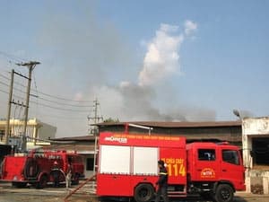 Cả khu công nghiệp nhốn nháo vì cháy bồn nhiệt