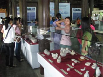 Triển lãm “Tiếng vọng từ biển khơi”