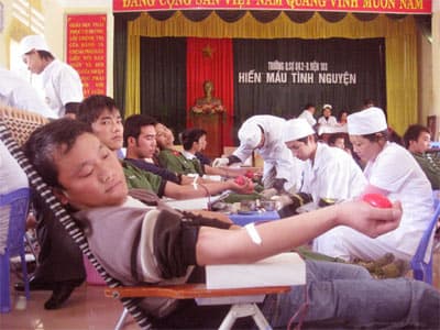 Cao hơn là tình nhân ái