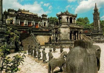 Triển lãm sách: “An Định –  Báu vật tiềm ẩn của Huế”