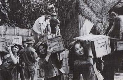 Vần thơ ám ảnh