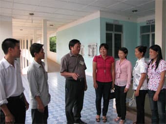 Mở lớp đào tạo y tế thôn bản