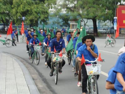 Gần 500 thanh niên đạp xe “Hành trình tuổi trẻ vì quê hương”