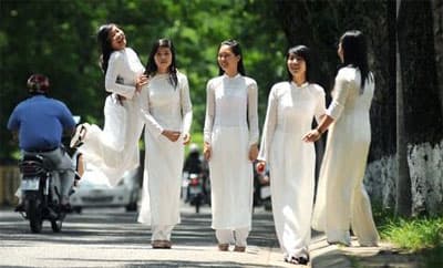 “Xa trường rồi, bạn có nhớ mình không?”