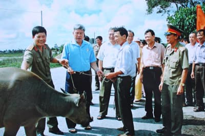 Những "chiếc cần câu" xóa nghèo