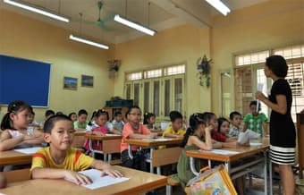 Miễn 100% học phí và tiền cơ sở vật chất cho học sinh nghèo