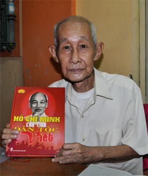 Người sưu tầm hơn 5.000 mẩu chuyện về Bác