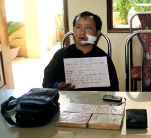 Bắt đối tượng buôn bán ma túy, thu 8 bánh cần sa
