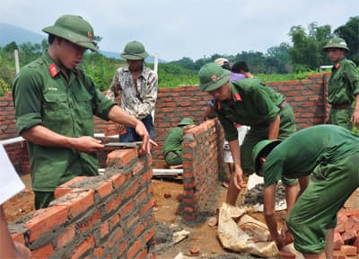 Đột phá nâng cao trình độ, năng lực cán bộ
