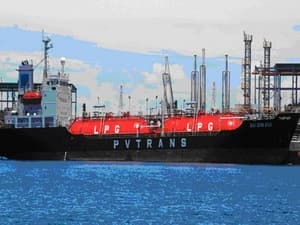 3 bồn cầu chứa 5.000m3 gas ở Dung Quất hoạt động