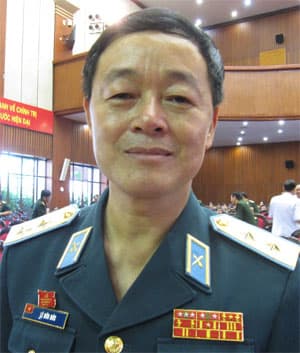 Kết hợp giữa mua sắm trang bị kỹ thuật mới với đào tạo nguồn nhân lực