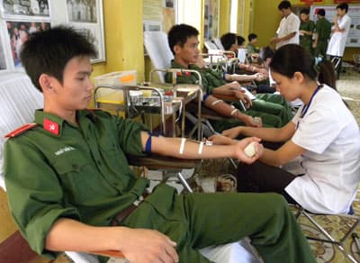 "... Thắp sáng niềm tin cho người bệnh"