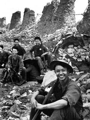 Hơn 900 cựu chiến binh nhận kỷ niệm chương “Chiến sĩ bảo vệ Thành cổ Quảng Trị”
