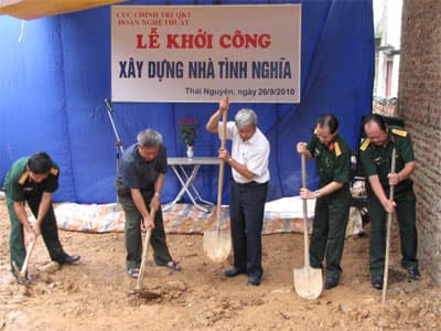 Khởi công xây dựng nhà tình nghĩa