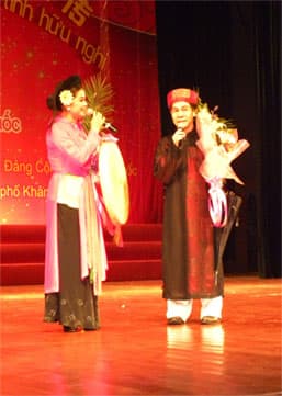 “Hoa kết đoàn”