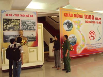 Triển lãm “Hà Nội - Thừa Thiên-Huế xưa và nay”