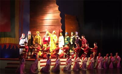 Báo cáo vở mới "Dời đô"