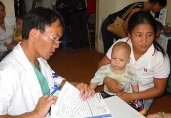 Phẫu thuật miễn phí cho hơn 100 trẻ em bị dị tật hở môi và hở hàm ếch
