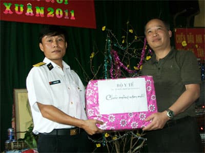 Những "nàng dâu hải quân" ra đảo xa