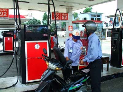 Chưa giảm giá bán xăng, dầu