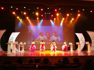 “Ngày hội tiếng Hàn năm 2011”