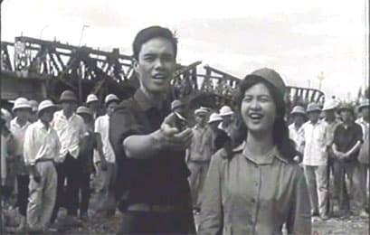 Nhớ một thời “tiếng hát át tiếng bom” (Bài 2)