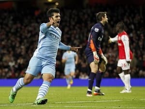 Aguero loại Arsenal, Liverpool lại thắng Chelsea