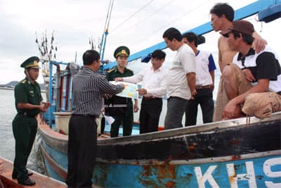 Tuyền truyền ngư dân bảo vệ đường ống dẫn khí dưới biển