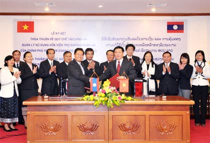 Tăng cường quan hệ hợp tác tài chính giữa Việt Nam và Lào