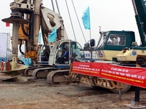 Khởi công xây dựng cầu dài nhất vượt sông Hồng