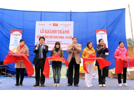 Khánh thành và bàn giao điểm trường tiểu học hữu nghị Canon - Nà Bản (Bắc Kạn)