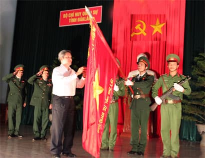 Bộ CHQS tỉnh Đăk Lăk đón nhận Huân chương Quân công hạng Ba